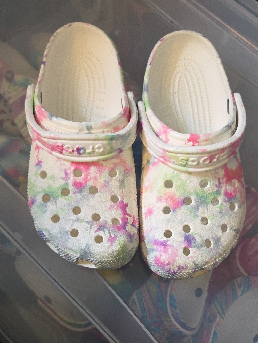 CROCS Kids Tie-Dye Water Clogs in White with Pink, Green & Purple
